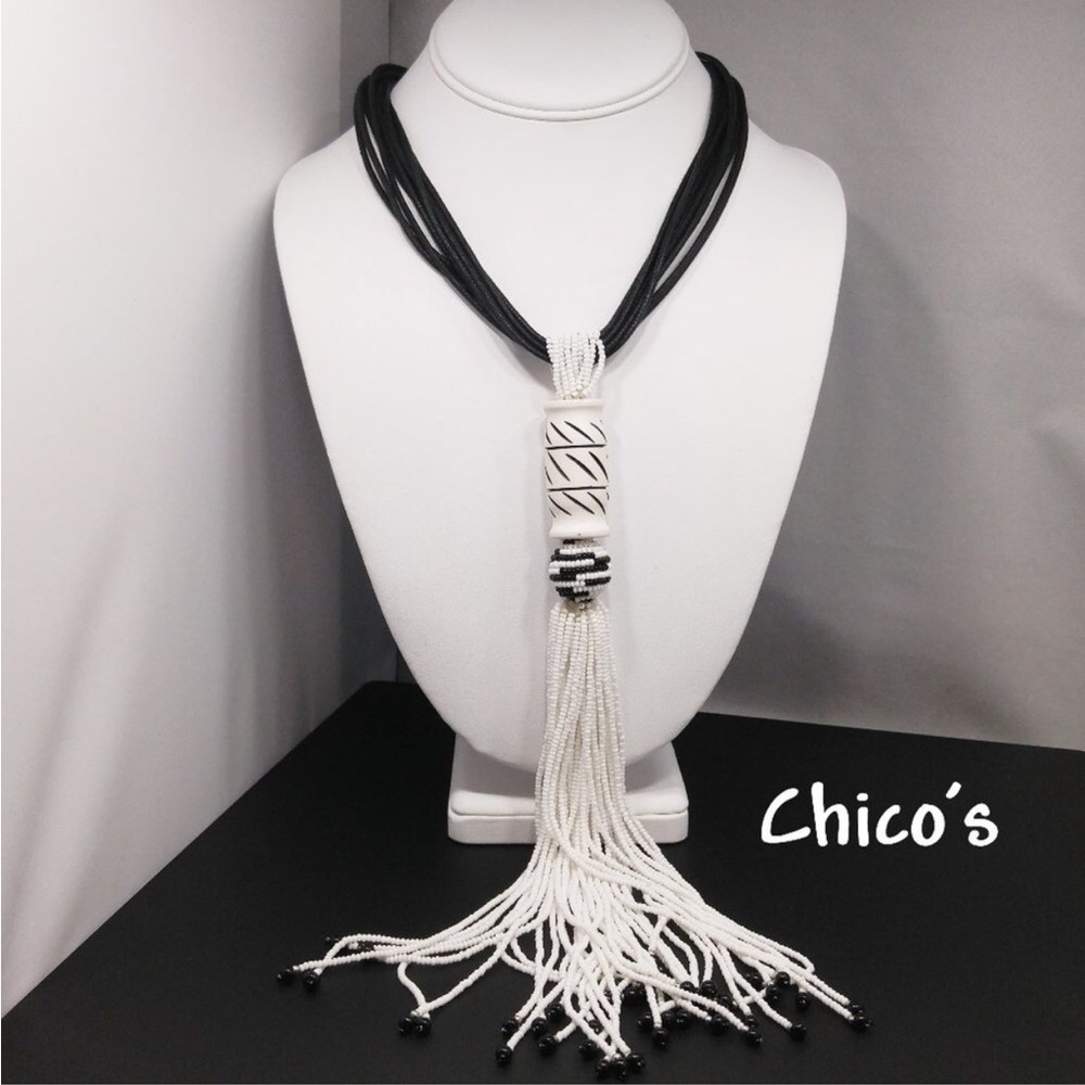 Chico’s gorgeous black & white beaded necklace